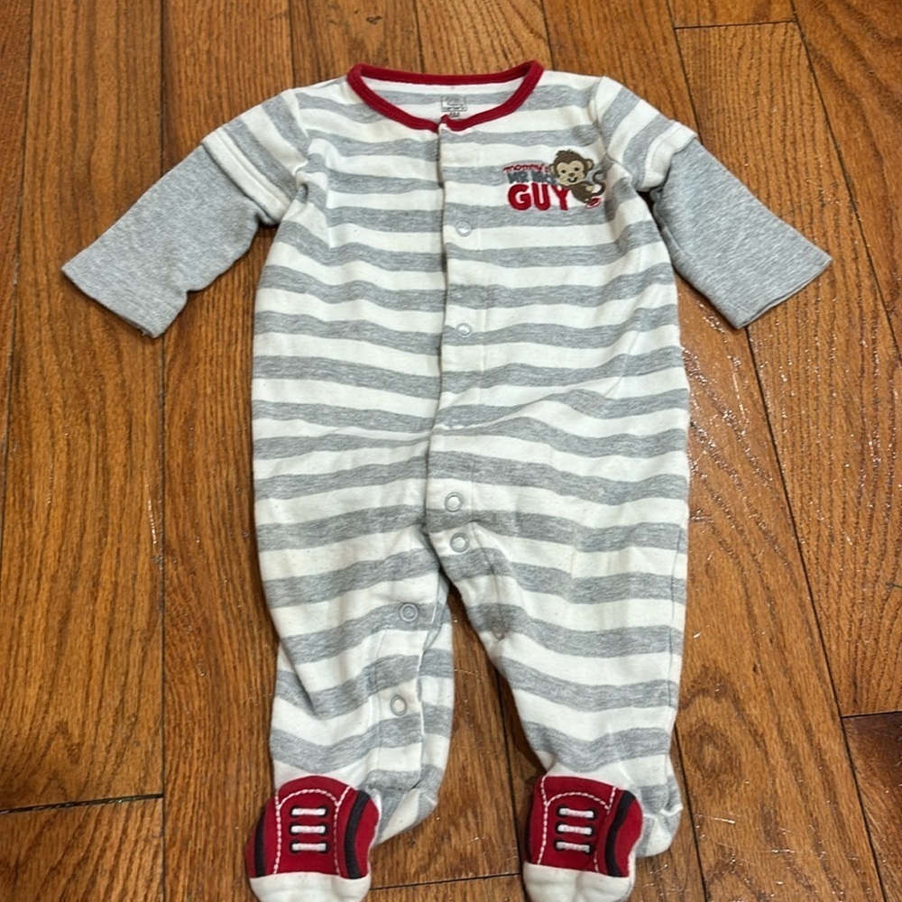 Carters 6-9 months footie sleeper pajamas “Mommy’s Mr nice guy” gray and white